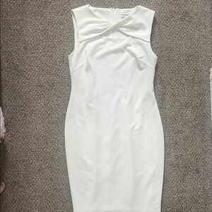 Elegant White Sleeveless Dress